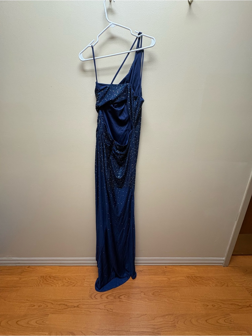 Sleeveless one shoulder Navy Evening Gown with Beaded Detail, size: 4-6